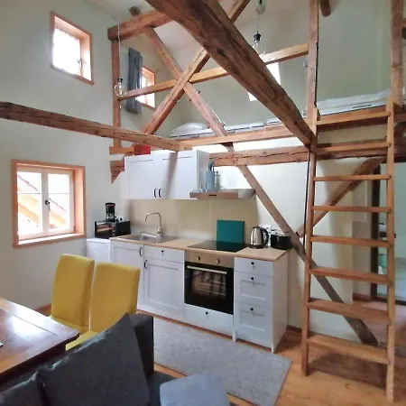 Pferdehof Am Burgsberg, Lägenhet Seifhennersdorf