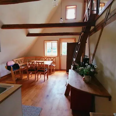 Pferdehof Am Burgsberg, Apartment Seifhennersdorf